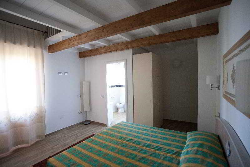 Locanda Degli Artisti Tortolì Exteriör bild