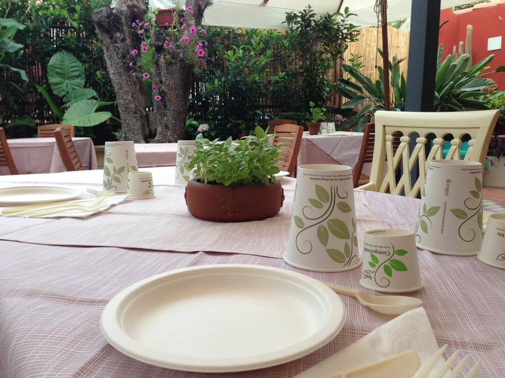 Locanda Degli Artisti Tortolì Exteriör bild