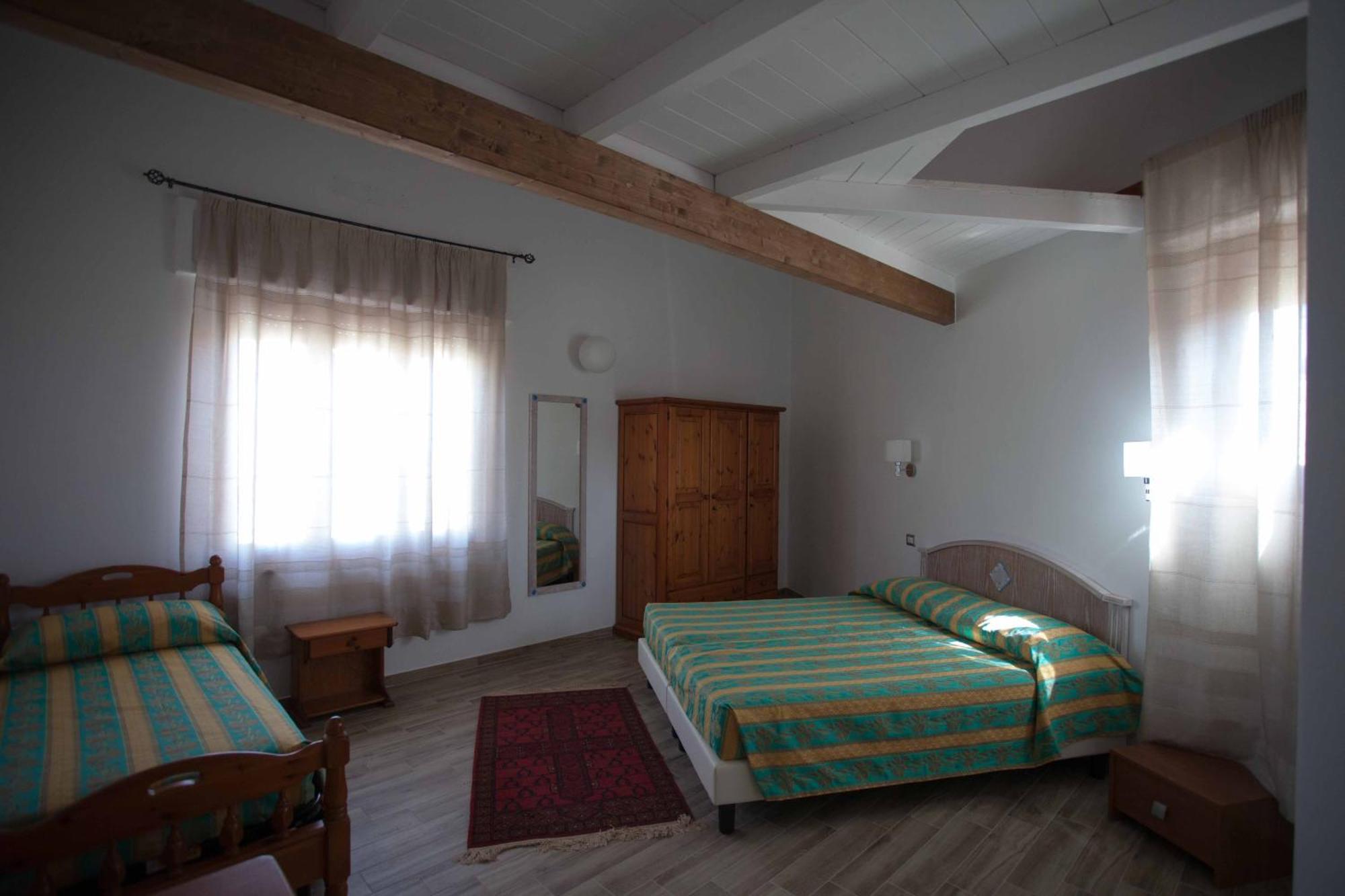 Locanda Degli Artisti Tortolì Exteriör bild