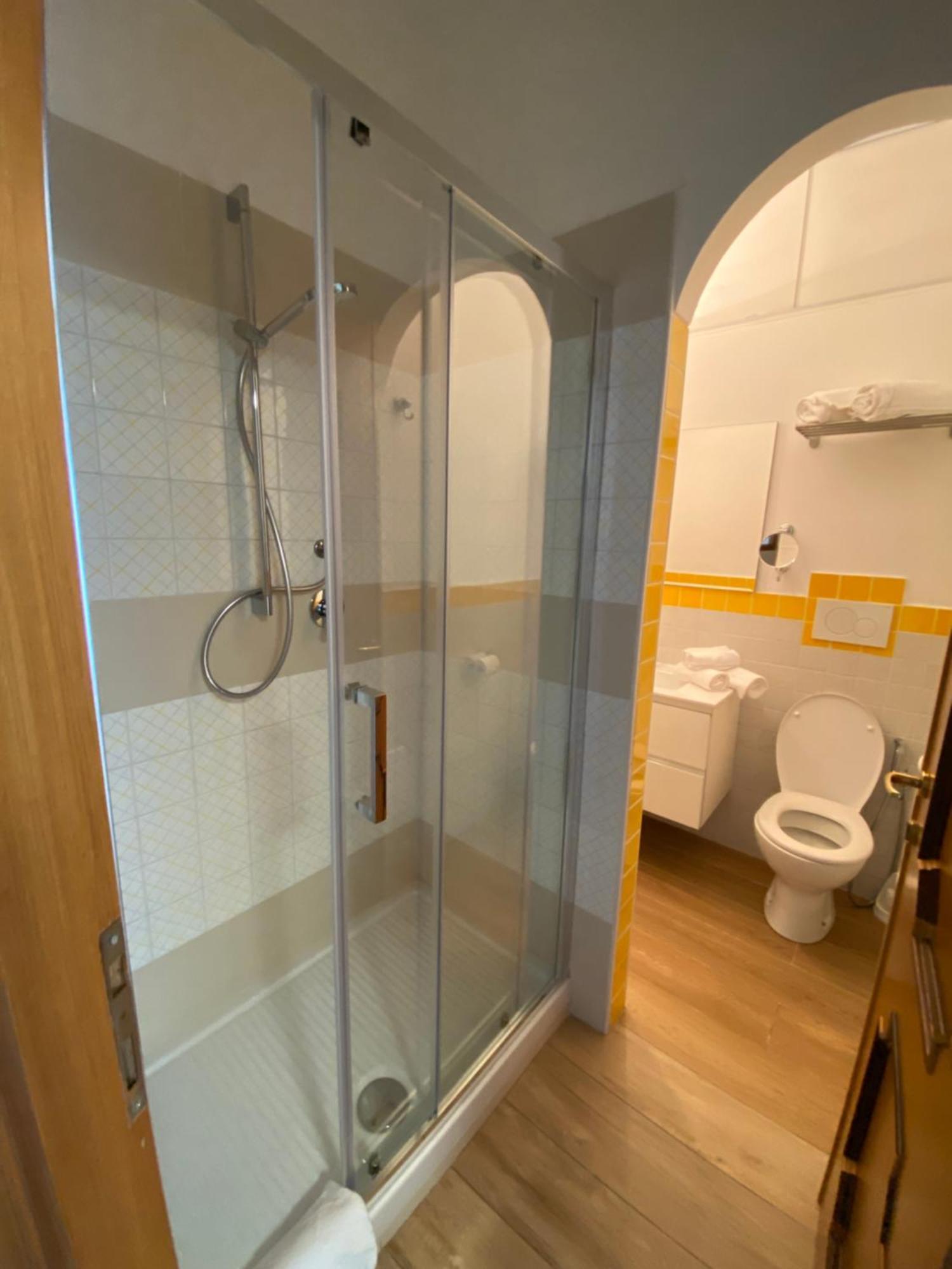 Locanda Degli Artisti Tortolì Exteriör bild