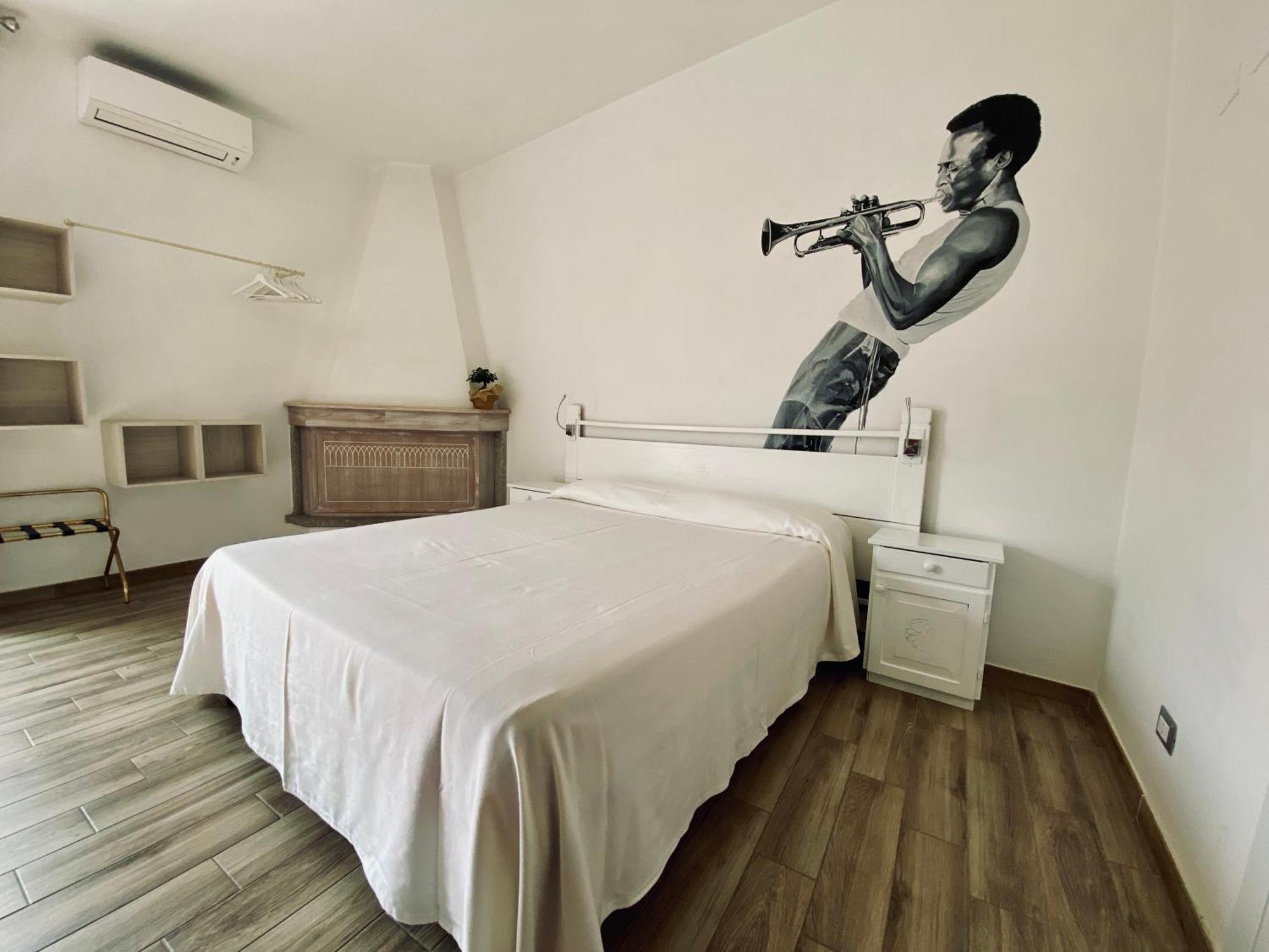 Locanda Degli Artisti Tortolì Exteriör bild
