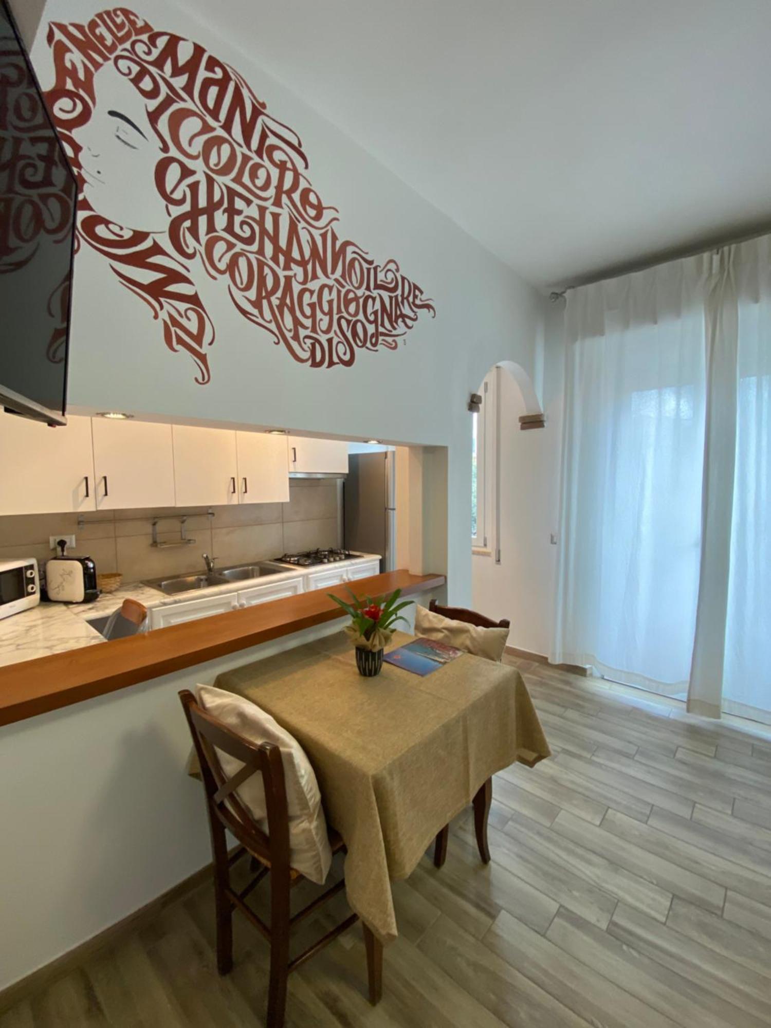 Locanda Degli Artisti Tortolì Exteriör bild