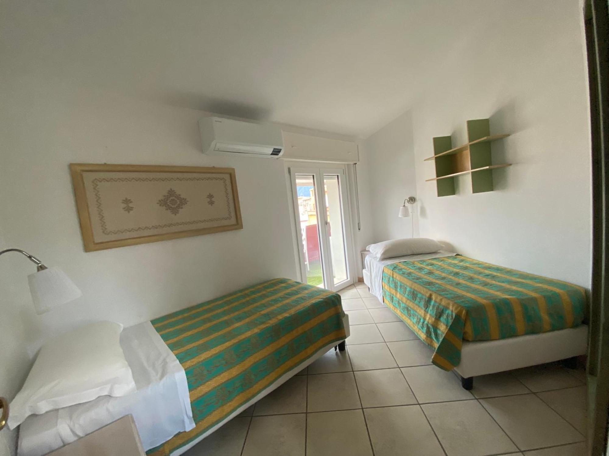 Locanda Degli Artisti Tortolì Exteriör bild