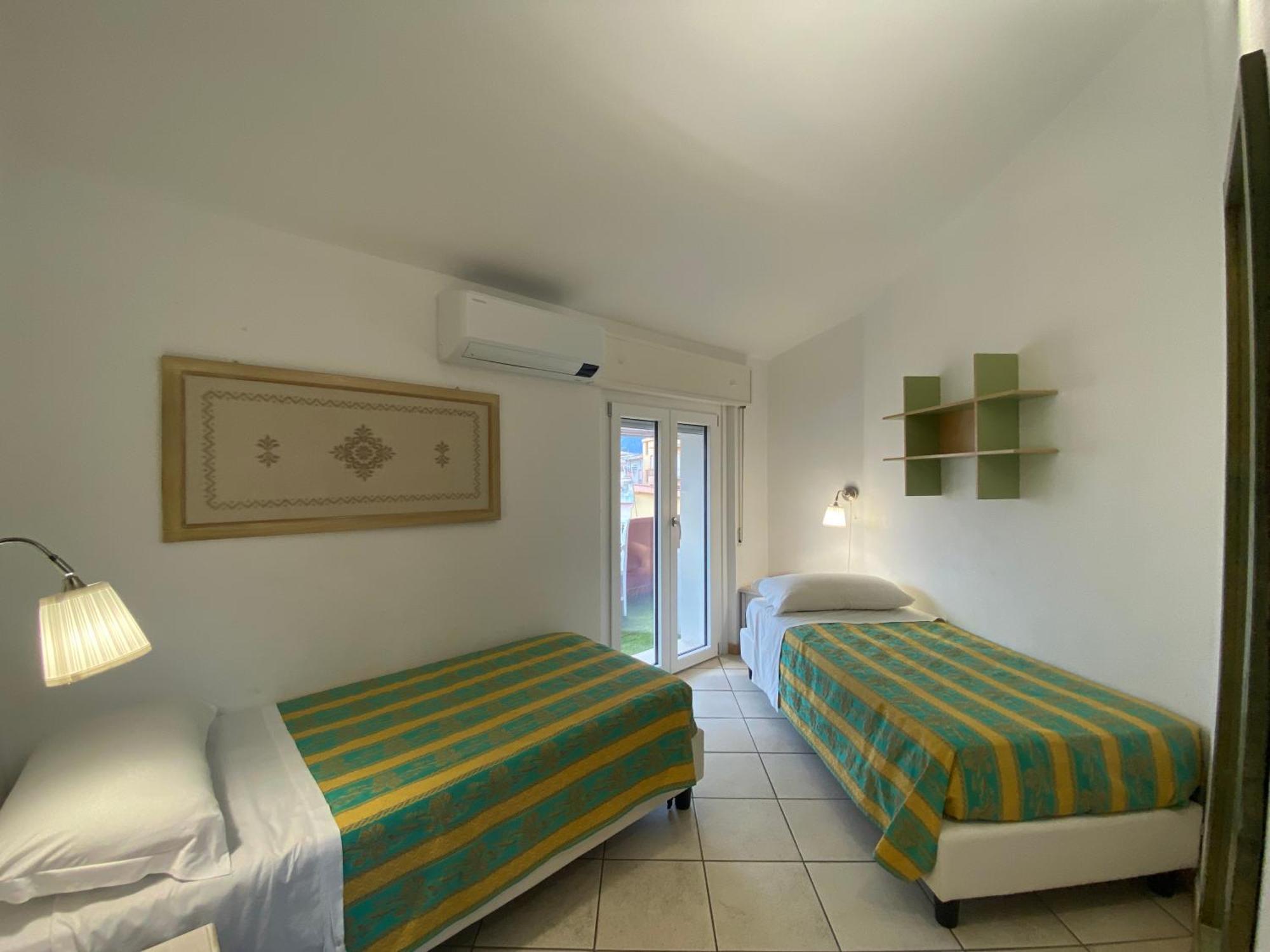Locanda Degli Artisti Tortolì Exteriör bild
