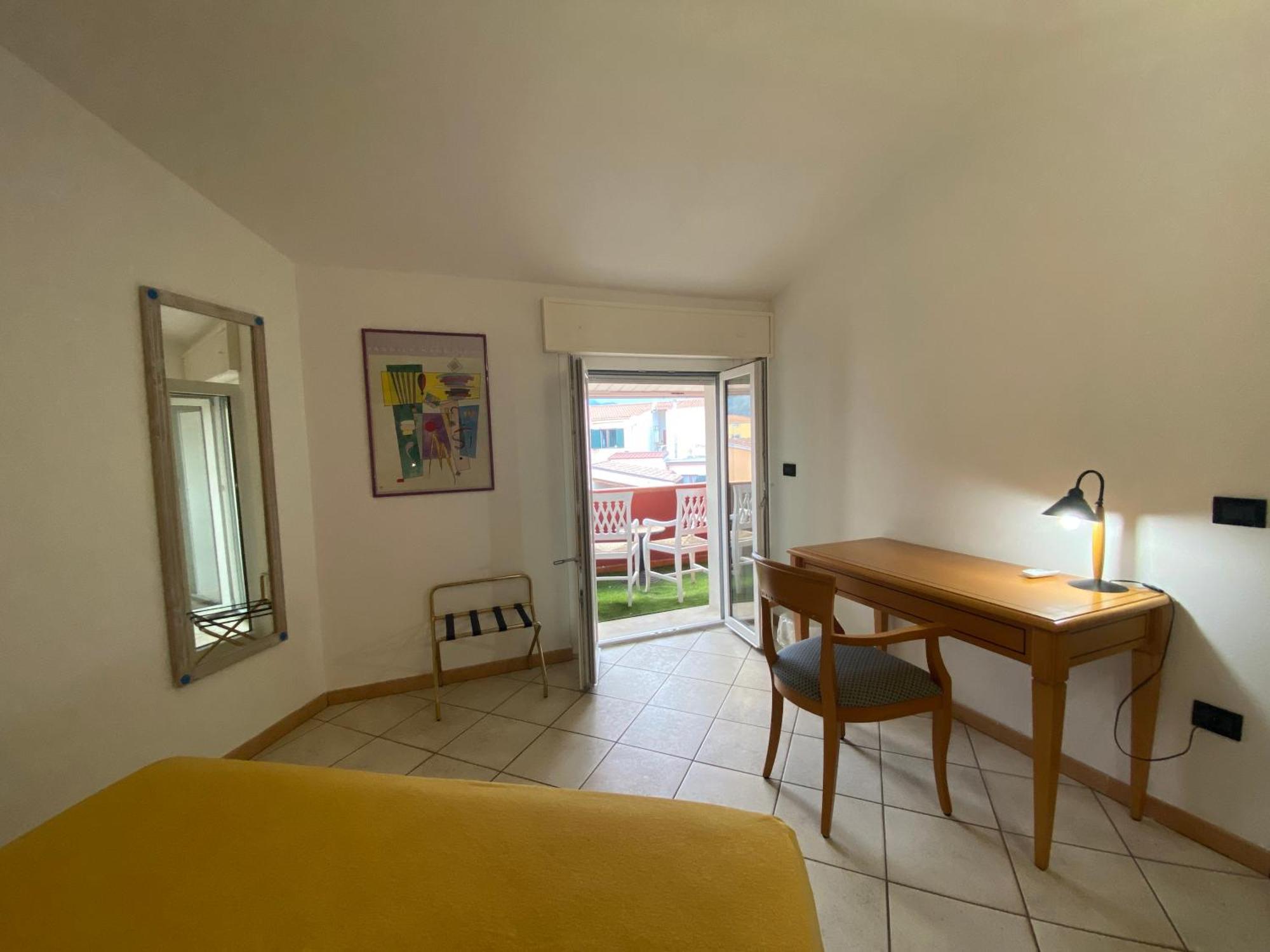 Locanda Degli Artisti Tortolì Exteriör bild
